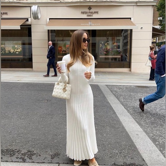 DISSH ADA DRESS SIZE M in WHITE - Picture 2 of 16